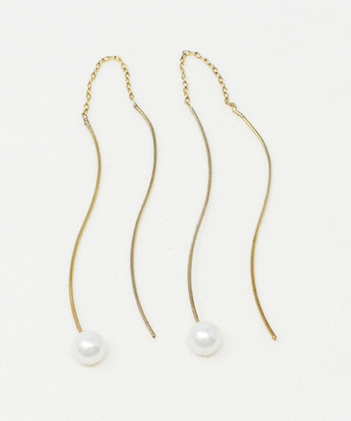ISS（イズ）の「ISS：ウェーブ　パールロングピアス 19P-15s（ピアス（両耳用）・レディース・ゴールド・FREE）」の2枚目の写真