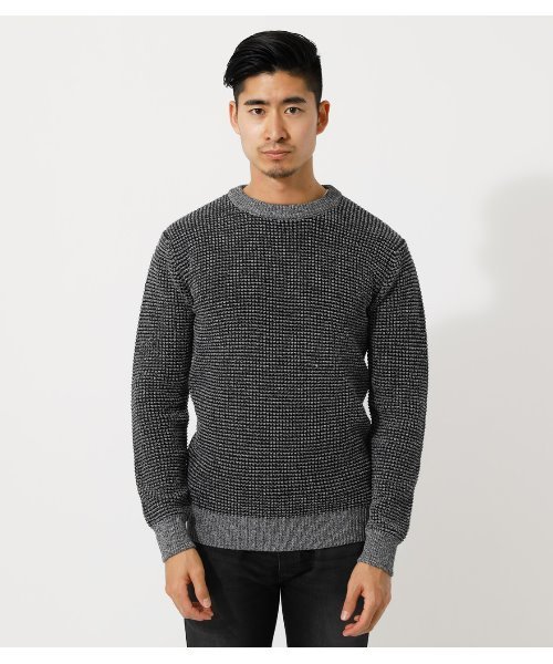 AZUL by moussy（アズールバイマウジー）の「WAFFLE STITCH CN KNIT/ワッフルステッチクルーネックニット（ニット/セーター・メンズ・ブラック/オフホワイト/グレー系その他・SMALL/MEDIUM/LARGE）」の8枚目の写真