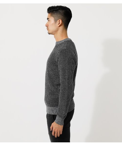 AZUL by moussy（アズールバイマウジー）の「WAFFLE STITCH CN KNIT/ワッフルステッチクルーネックニット（ニット/セーター・メンズ・ブラック/オフホワイト/グレー系その他・SMALL/MEDIUM/LARGE）」の7枚目の写真