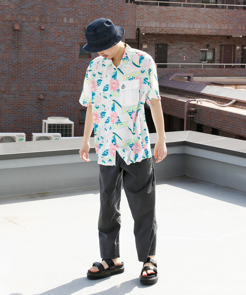 And A(アンドエー)の「AVIREX アヴィレックス / SS PINUP GIRL HAWAIIAN SH ピンナップガール ハワイアン アロハシャツ / 6195118(シャツ/ブラウス・メンズ・ホワイト/ブラック・MEDIUM/LARGE/X-LARGE/XX-LARGE)」の9枚目の写真