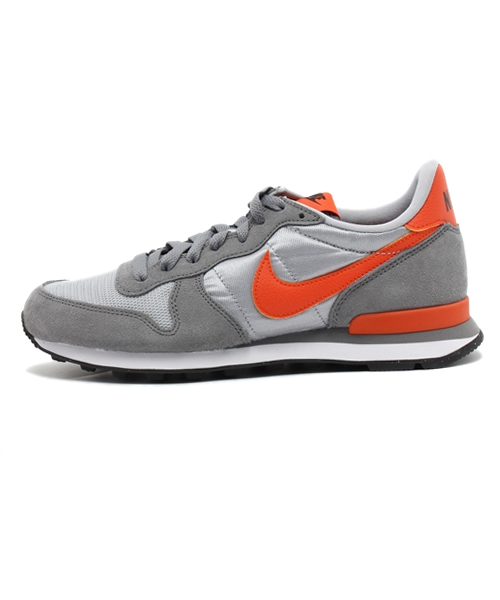 NIKE（ナイキ）の「ウィメンズ ナイキ インターナショナリスト NIKE