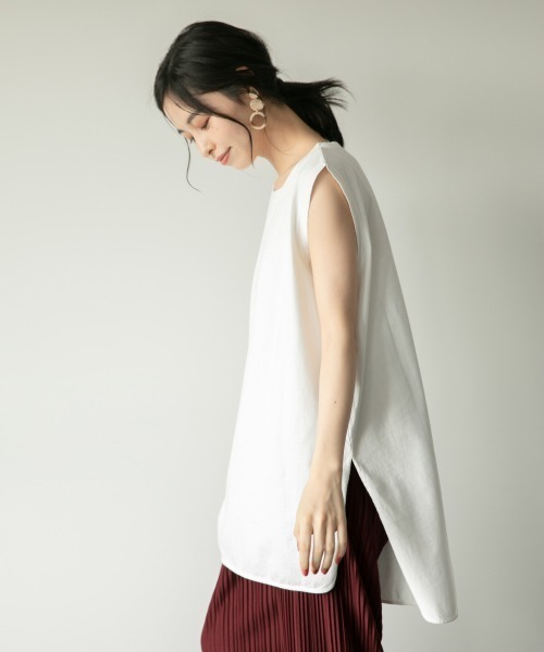 LOWRYS FARM（ローリーズファーム）の「ピグメントラウンドヘムノースリーブ　892691（Tシャツ/カットソー・レディース・ホワイト/チャコールグレー/パープル/ブルー・FREE）」の2枚目の写真