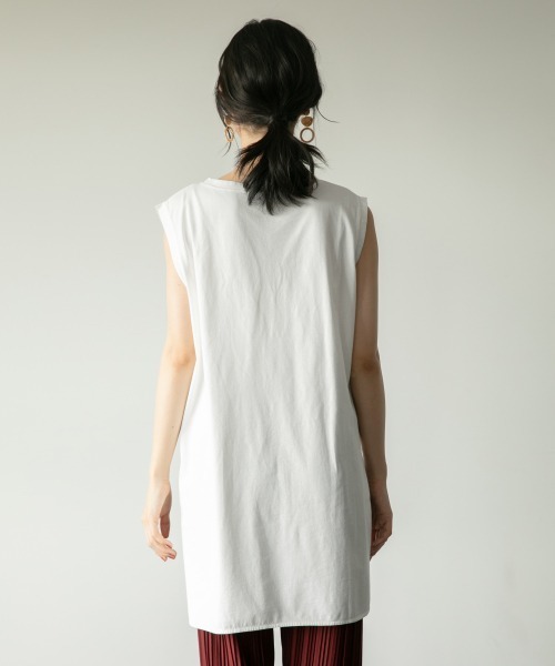 LOWRYS FARM（ローリーズファーム）の「ピグメントラウンドヘムノースリーブ　892691（Tシャツ/カットソー・レディース・ホワイト/チャコールグレー/パープル/ブルー・FREE）」の22枚目の写真