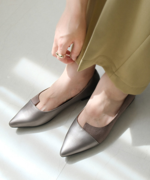 AmiAmi（アミアミ）の「バイカラーポインテッドトゥフラットパンプス（パンプス・レディース・ブラック/レオパード/グリーン系その他/アイボリー/キャメル/ライトグレー/パイソン/シルバー系その他/ブラウン系その他/ゼブラ/ラベンダー/イエロー/グレイッシュベージュ/ベージュ/ブラック系その他/ベージュ系その他/ライトベージュ/ブラック系その他2/ブロンズ/ブラック×シルバー/シルバー/ブラック系その他4/ブラック系その他3/シャンパン・38/39/35/36/37/41/40/34）」の21枚目の写真