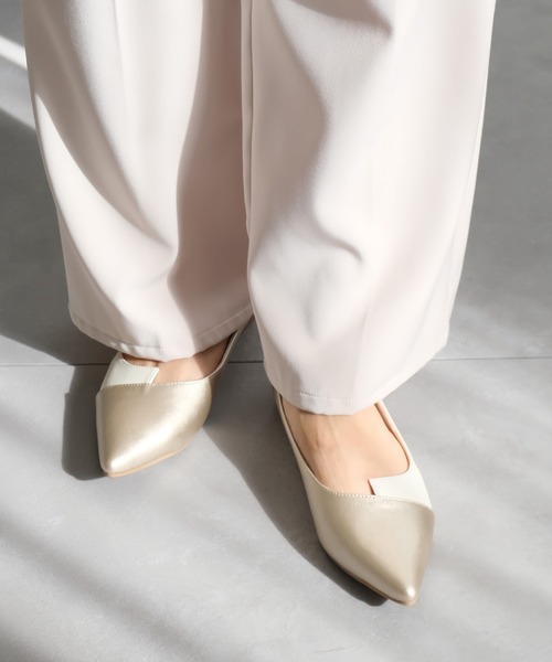 AmiAmi（アミアミ）の「バイカラーポインテッドトゥフラットパンプス（パンプス・レディース・ブラック/レオパード/グリーン系その他/アイボリー/キャメル/ライトグレー/パイソン/シルバー系その他/ブラウン系その他/ゼブラ/ラベンダー/イエロー/グレイッシュベージュ/ベージュ/ブラック系その他/ベージュ系その他/ライトベージュ/ブラック系その他2/ブロンズ/ブラック×シルバー/シルバー/ブラック系その他4/ブラック系その他3/シャンパン・38/39/35/36/37/41/40/34）」の20枚目の写真