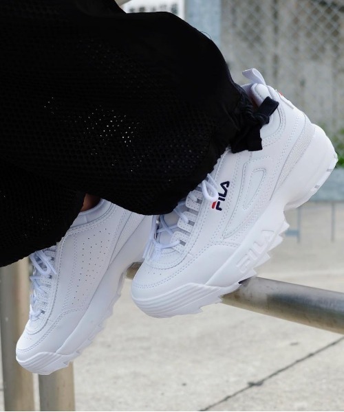 FILA（フィラ）の「FILA/フィラ レディース メンズ  スニーカー ディスラプター２  F0540 厚底（スニーカー・レディース・ブラック/ホワイト×ネイビー・23.0cm/26.0cm/24.0cm/28.0cm/24.5cm/27.0cm/23.5cm/25.0cm/25.5cm/22.5cm/27.5cm/26.5cm）」の6枚目の写真