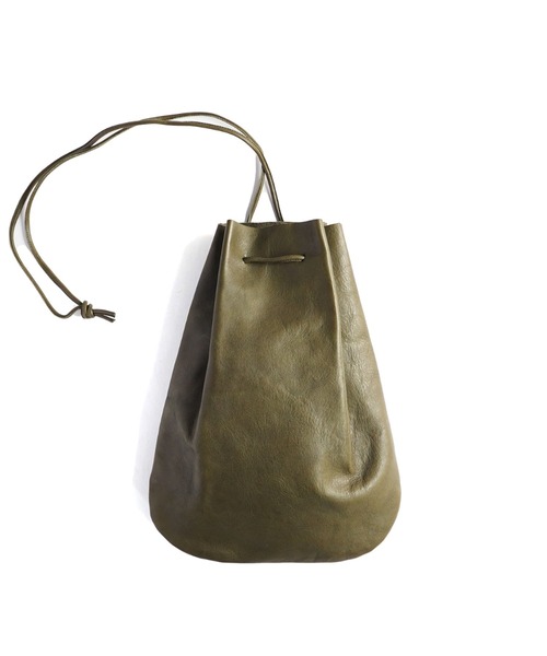 ARTS & CRAFTS(アーツアンドクラフト)の「アーツアンドクラフツ / VEGETABLE HORSE LEATHER ベジタブルホースレザー / DROP SHAPE POUCH M ドロップシェイプポーチM(ショルダーバッグ・メンズ・グレイッシュベージュ/チョコ/イエロー/グレー/ブラック/キャメル/オリーブ・FREE)」の5枚目の写真