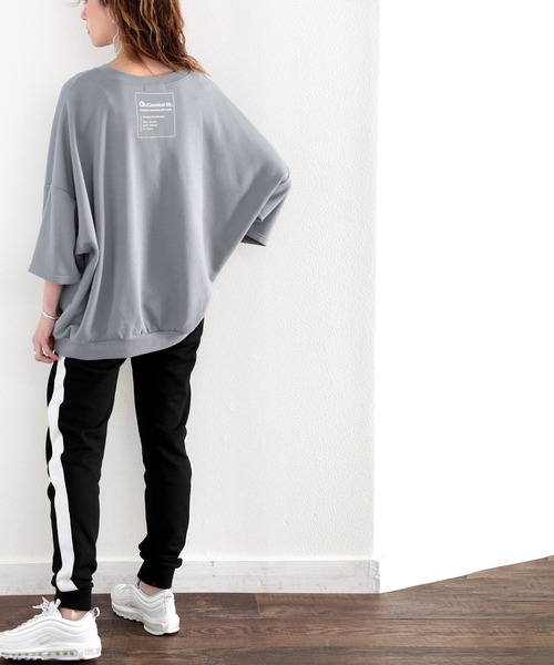 classicalelf(クラシカルエルフ)の「バックプリントで1+ ゆったり5分袖スウェット(Tシャツ/カットソー・レディース・ブラック/モカ/ブルー/アイボリー・MEDIUM/LARGE/X-LARGE)」の4枚目の写真