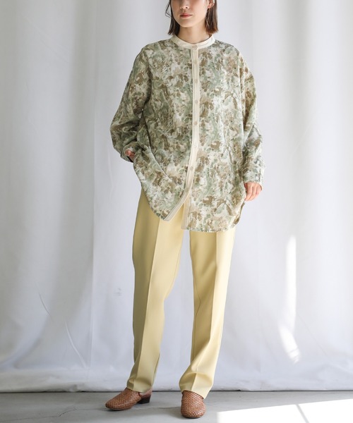 select MOCA(セレクトモカ)の「2021 SS スタンドカラーニュアンス柄シャツ(シャツ/ブラウス・レディース・ブルー/グリーン/ピンクベージュ・FREE)」の4枚目の写真