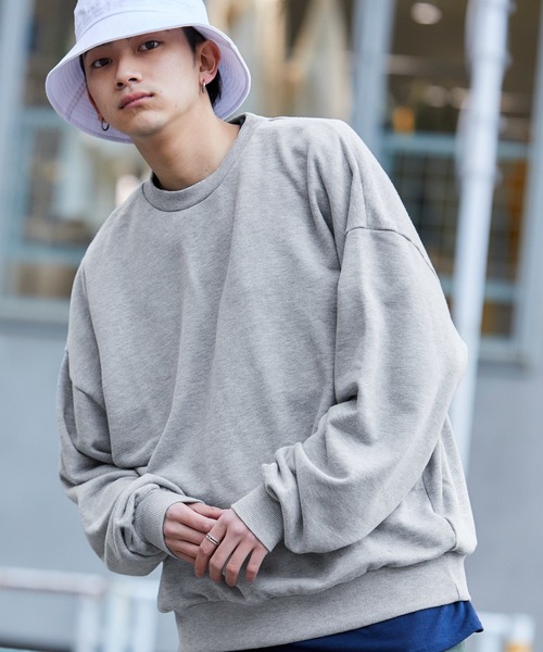 MONO-MART（モノマート）の「バイオフェード加工裏毛ビッグシルエットプルオーバースウェット（スウェット・メンズ・スモークピンク/ベージュ系その他/オリーブ/ダークグリーン/ライラック/ブラウン/ブラック/グリーン系その他/サックスブルー/ベージュ/ホワイト/ブルー系その他2/ブルー系その他/杢グレー・L/S/M/XL）」の5枚目の写真