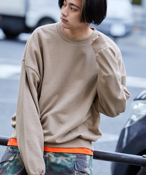 MONO-MART（モノマート）の「バイオフェード加工裏毛ビッグシルエットプルオーバースウェット（スウェット・メンズ・スモークピンク/ベージュ系その他/オリーブ/ダークグリーン/ライラック/ブラウン/ブラック/グリーン系その他/サックスブルー/ベージュ/ホワイト/ブルー系その他2/ブルー系その他/杢グレー・L/S/M/XL）」の6枚目の写真