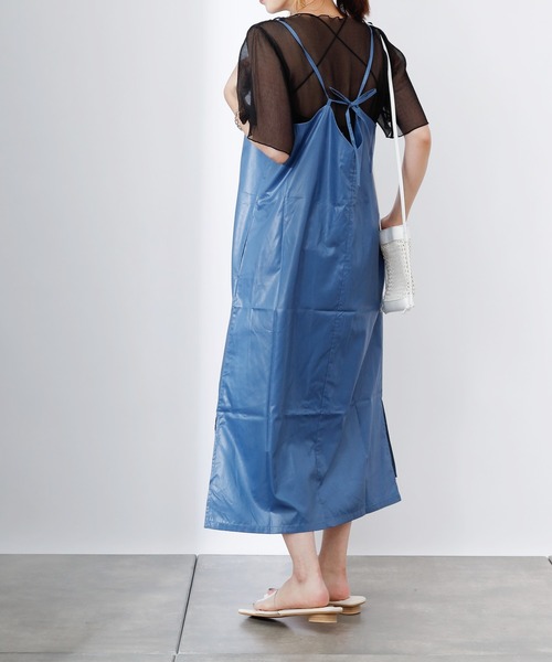 COLONY 2139（コロニートゥーワンスリーナイン）の「チンツ加工キャミワンピース（ワンピース・レディース・ブラック/ベージュ/ブルー・MEDIUM/LARGE）」の10枚目の写真