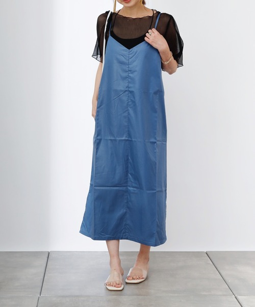 COLONY 2139（コロニートゥーワンスリーナイン）の「チンツ加工キャミワンピース（ワンピース・レディース・ブラック/ベージュ/ブルー・MEDIUM/LARGE）」の8枚目の写真