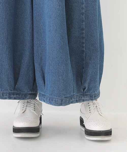 osharewalker（オシャレウォーカー）の「【廃盤】『タックボリュームデニムパンツ』（デニムパンツ・レディース・インディゴブルー/ブルー・FREE）」の4枚目の写真