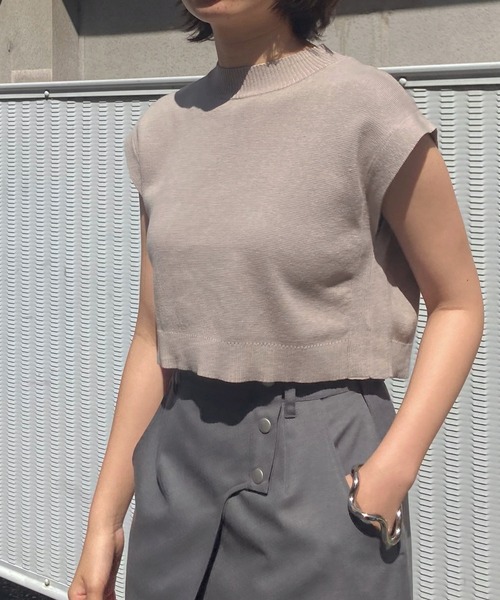 &g'aime(アンジェム)の「【&g'aime】ミラノリブニットショートベスト(ベスト・レディース・ライトグレー/ブラック/カーキ/グレイッシュベージュ・FREE)」の22枚目の写真