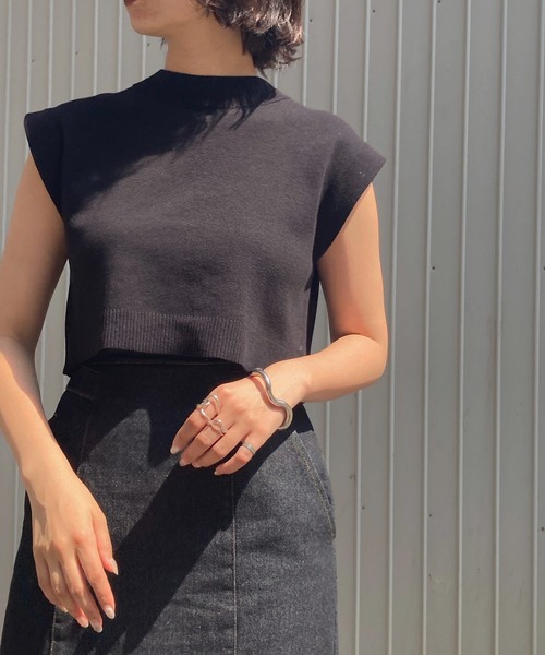 &g'aime(アンジェム)の「【&g'aime】ミラノリブニットショートベスト(ベスト・レディース・ライトグレー/ブラック/カーキ/グレイッシュベージュ・FREE)」の10枚目の写真