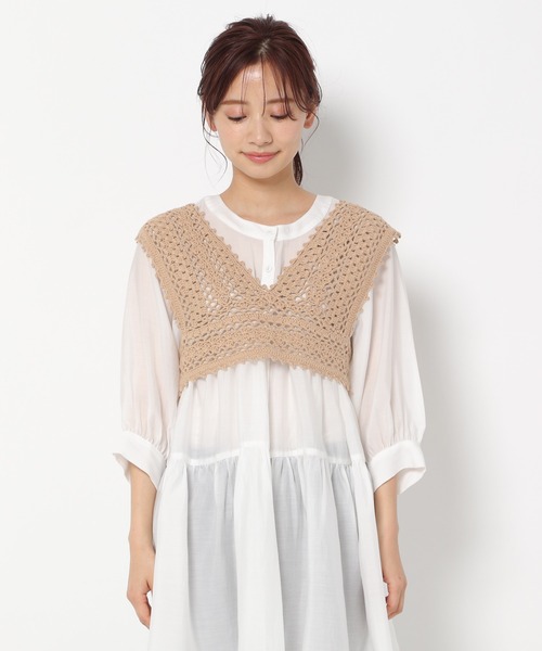 mysty woman(ミスティウーマン)の「かぎ針ビスチェ 945019(ベスト・レディース・オフホワイト/ライトベージュ/ブラック・FREE)」の8枚目の写真