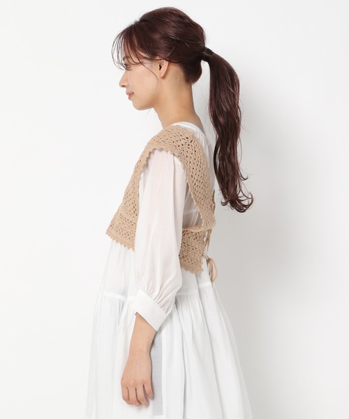 mysty woman(ミスティウーマン)の「かぎ針ビスチェ 945019(ベスト・レディース・オフホワイト/ライトベージュ/ブラック・FREE)」の10枚目の写真