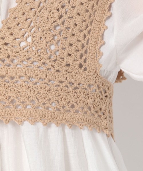 mysty woman(ミスティウーマン)の「かぎ針ビスチェ 945019(ベスト・レディース・オフホワイト/ライトベージュ/ブラック・FREE)」の7枚目の写真