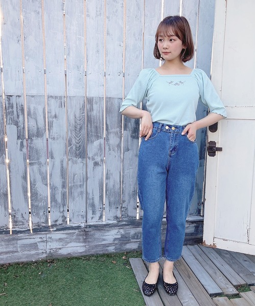 Hamble by Par Avion(ハンブルバイパラビオン)の「刺繍スクエアTee(Tシャツ/カットソー・レディース・アイボリー/オフホワイト/ブルー・ONESIZE)」の12枚目の写真