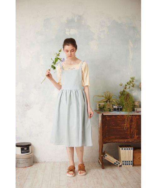 Hamble by Par Avion(ハンブルバイパラビオン)の「刺繍スクエアTee(Tシャツ/カットソー・レディース・アイボリー/オフホワイト/ブルー・ONESIZE)」の6枚目の写真