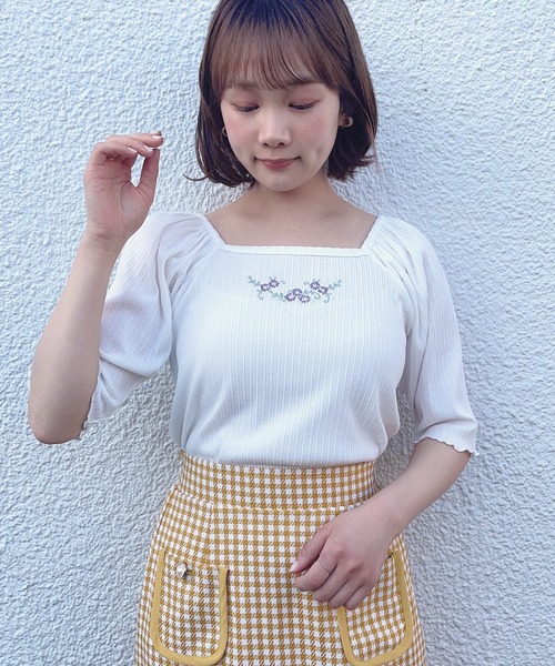 Hamble by Par Avion(ハンブルバイパラビオン)の「刺繍スクエアTee(Tシャツ/カットソー・レディース・アイボリー/オフホワイト/ブルー・ONESIZE)」の10枚目の写真