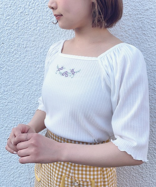 Hamble by Par Avion(ハンブルバイパラビオン)の「刺繍スクエアTee(Tシャツ/カットソー・レディース・アイボリー/オフホワイト/ブルー・ONESIZE)」の9枚目の写真