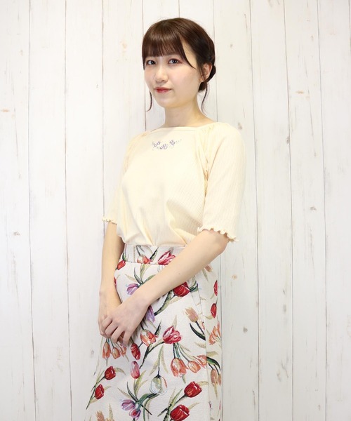 Hamble by Par Avion(ハンブルバイパラビオン)の「刺繍スクエアTee(Tシャツ/カットソー・レディース・アイボリー/オフホワイト/ブルー・ONESIZE)」の13枚目の写真