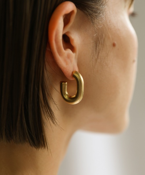 select MOCA（セレクトモカ）の「ハーフカットフープピアス（ピアス（両耳用）・レディース・シルバー/ゴールド・FREE）」の2枚目の写真