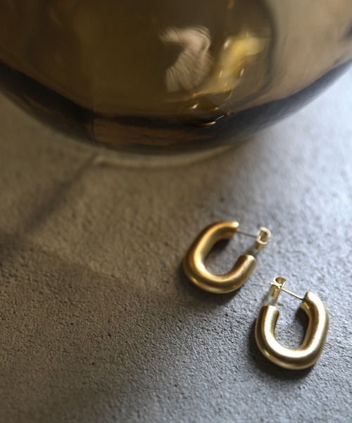 select MOCA（セレクトモカ）の「ハーフカットフープピアス（ピアス（両耳用）・レディース・シルバー/ゴールド・FREE）」の7枚目の写真