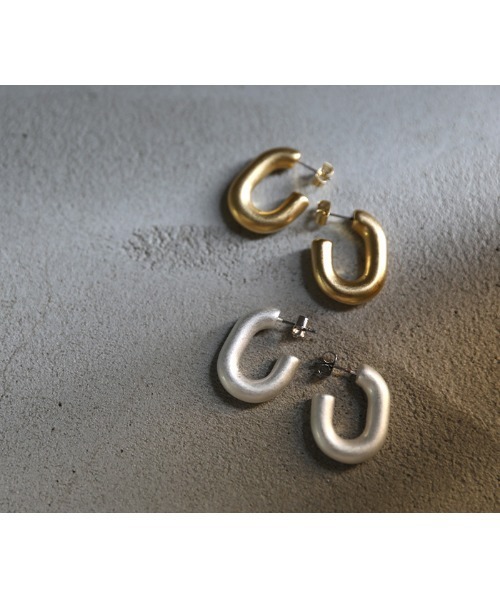 select MOCA（セレクトモカ）の「ハーフカットフープピアス（ピアス（両耳用）・レディース・シルバー/ゴールド・FREE）」の11枚目の写真