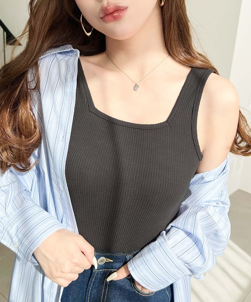 moment+（モーメントプラス）の「【累計販売枚数4万枚突破！】T/Cカットテレコリブ＆カラーネップテレコリブ 前後2WAYスクエアネックタンクトップ（タンクトップ・レディース・ブラック/ベージュ/オフホワイト/ライトグリーン/モカ/杢グレー/グリーン/レッド/オレンジ/ターコイズブルー/ブルー/イエロー×グリーン/クリアグリーン/ナチュラル/ホワイト系その他/ベージュ系その他/オートミール/スミクロ/アイボリー/チャコールグレー・M/L）」の6枚目の写真