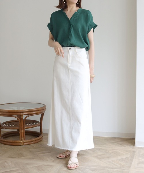 HER CLOSET(ハークローゼット)の「【HERCLOSET】袖タックVネックルーズシャツブラウス(シャツ/ブラウス・レディース・オフホワイト/ブラック/モカ/グリーン・M)」の17枚目の写真
