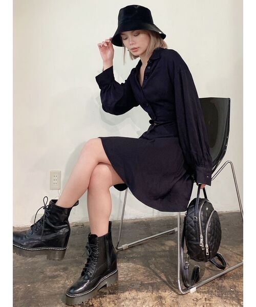 GYDA（ジェイダ）の「バックオープンシャツワンピース（ワンピース・レディース・ブラック/オフホワイト・FREE）」の3枚目の写真