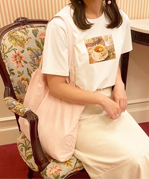 apres jour（アプレジュール）の「アソートプリントバックロゴT【ZOZOTOWN限定アイテム】【6AP】（Tシャツ/カットソー・レディース・ホワイト系その他3/モカ/ラベンダー/アイボリー/ホワイト系その他2/ライトピンク/オフホワイト/ホワイト系その他・X-LARGE/フリー）」の5枚目の写真