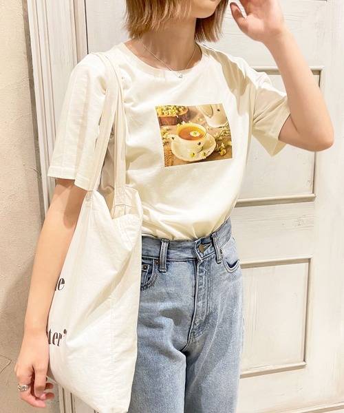apres jour（アプレジュール）の「アソートプリントバックロゴT【ZOZOTOWN限定アイテム】【6AP】（Tシャツ/カットソー・レディース・ホワイト系その他3/モカ/ラベンダー/アイボリー/ホワイト系その他2/ライトピンク/オフホワイト/ホワイト系その他・X-LARGE/フリー）」の3枚目の写真