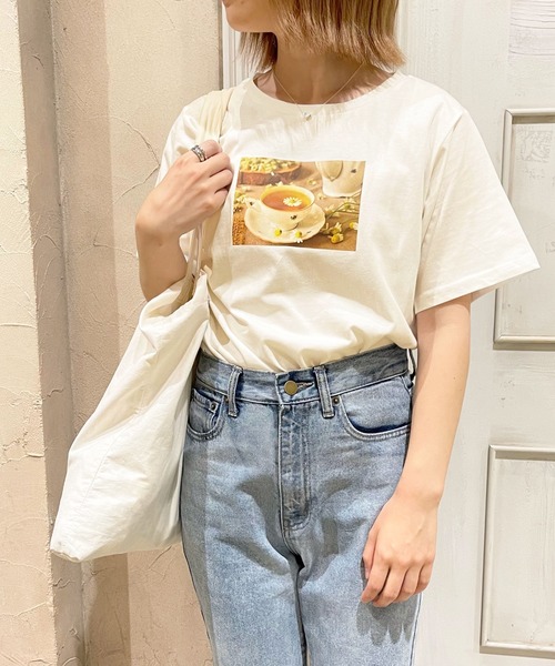apres jour（アプレジュール）の「アソートプリントバックロゴT【ZOZOTOWN限定アイテム】【6AP】（Tシャツ/カットソー・レディース・ホワイト系その他3/モカ/ラベンダー/アイボリー/ホワイト系その他2/ライトピンク/オフホワイト/ホワイト系その他・X-LARGE/フリー）」の18枚目の写真