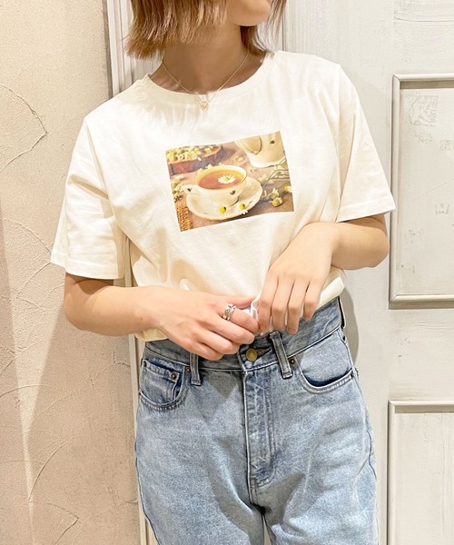 apres jour（アプレジュール）の「アソートプリントバックロゴT【ZOZOTOWN限定アイテム】【6AP】（Tシャツ/カットソー・レディース・ホワイト系その他3/モカ/ラベンダー/アイボリー/ホワイト系その他2/ライトピンク/オフホワイト/ホワイト系その他・X-LARGE/フリー）」の19枚目の写真