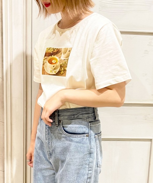 apres jour（アプレジュール）の「アソートプリントバックロゴT【ZOZOTOWN限定アイテム】【6AP】（Tシャツ/カットソー・レディース・ホワイト系その他3/モカ/ラベンダー/アイボリー/ホワイト系その他2/ライトピンク/オフホワイト/ホワイト系その他・X-LARGE/フリー）」の22枚目の写真