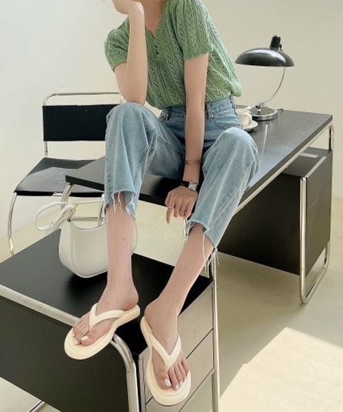 HALEY PESCA（ヘーリーペスカ）の「HALEY PESCA/ラウンドトゥ 厚底トングサンダル（サンダル・レディース・ブラウン/ブラック/ホワイト/アイボリー・36/38/37/39）」の3枚目の写真