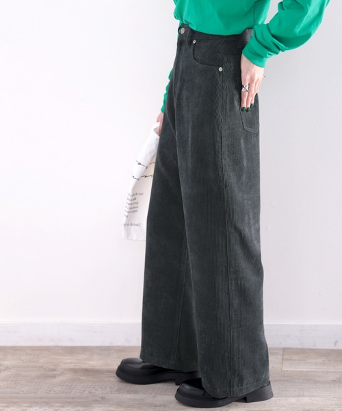 classicalelf（クラシカルエルフ）の「ワイドなのに美シルエット。セットアップも楽しめるコーデュロイパンツ。（その他パンツ・レディース・チャコールグレー/ベージュ/ブラウン/モカ・SMALL/MEDIUM/LARGE/X-LARGE/XX-LARGE）」の2枚目の写真