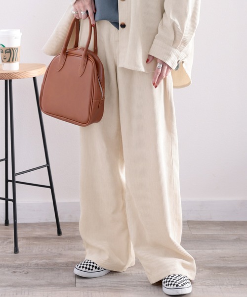 classicalelf（クラシカルエルフ）の「ワイドなのに美シルエット。セットアップも楽しめるコーデュロイパンツ。（その他パンツ・レディース・チャコールグレー/ベージュ/ブラウン/モカ・SMALL/MEDIUM/LARGE/X-LARGE/XX-LARGE）」の15枚目の写真