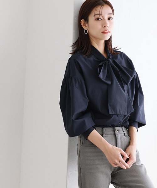 Pierrot（ピエロ）の「マルチwayビックリボンブラウス（シャツ/ブラウス・レディース・ライトグレー/オフホワイト/ネイビー/ブラック・M/L）」の20枚目の写真