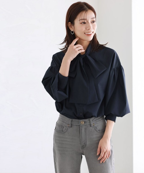 Pierrot（ピエロ）の「マルチwayビックリボンブラウス（シャツ/ブラウス・レディース・ライトグレー/オフホワイト/ネイビー/ブラック・M/L）」の19枚目の写真