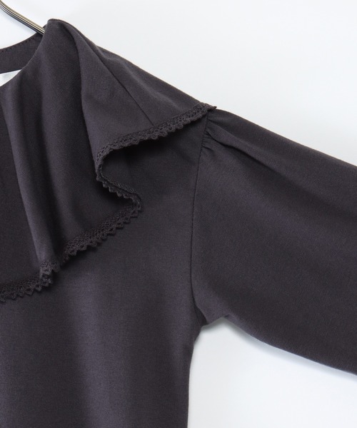 ikka(イッカ)の「【キッズ】ビッグフリル襟T(120~160cm)(Tシャツ/カットソー・キッズ・チャコールグレー・120/130/140/150/160)」の2枚目の写真