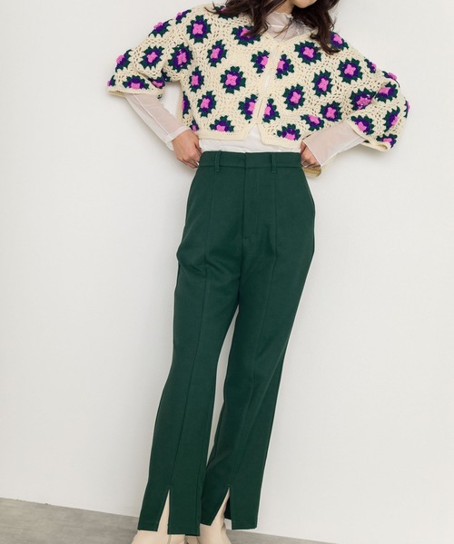 w closet(ダブルクローゼット)の「前スリットセミフレアパンツ(その他パンツ・レディース・ブラック/カーキ/グリーン/ピンク系その他・S/M)」の17枚目の写真