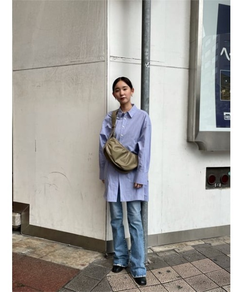 MOUSSY（マウジー）の「ROUND BODY バッグ（ボディバッグ/ウエストポーチ・レディース・ブラック/ライトカーキ・FREE）」の8枚目の写真