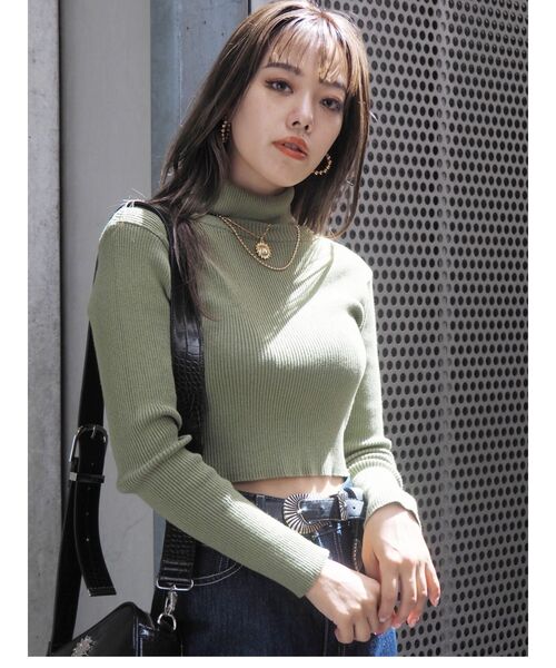 EVRIS（エヴリス）の「タートルショートリブニットトップス（ニット/セーター・レディース・ホワイト/ブラック/パープル/カーキ・FREE）」の4枚目の写真