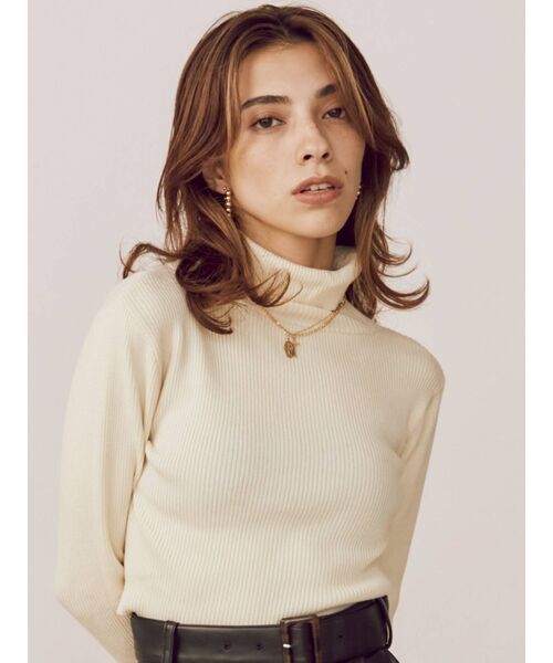 EVRIS（エヴリス）の「タートルショートリブニットトップス（ニット/セーター・レディース・ホワイト/ブラック/パープル/カーキ・FREE）」の6枚目の写真