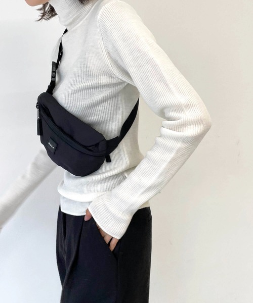 CANAL JEAN（キャナルジーン）の「RVCA(ルーカ) "WAIST PACK II"ボディバッグ/BB042-962（ボディバッグ/ウエストポーチ・レディース・ブラック・ONE SIZE）」の3枚目の写真